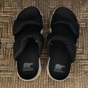 Like new Sorel size 8.5 sandals
